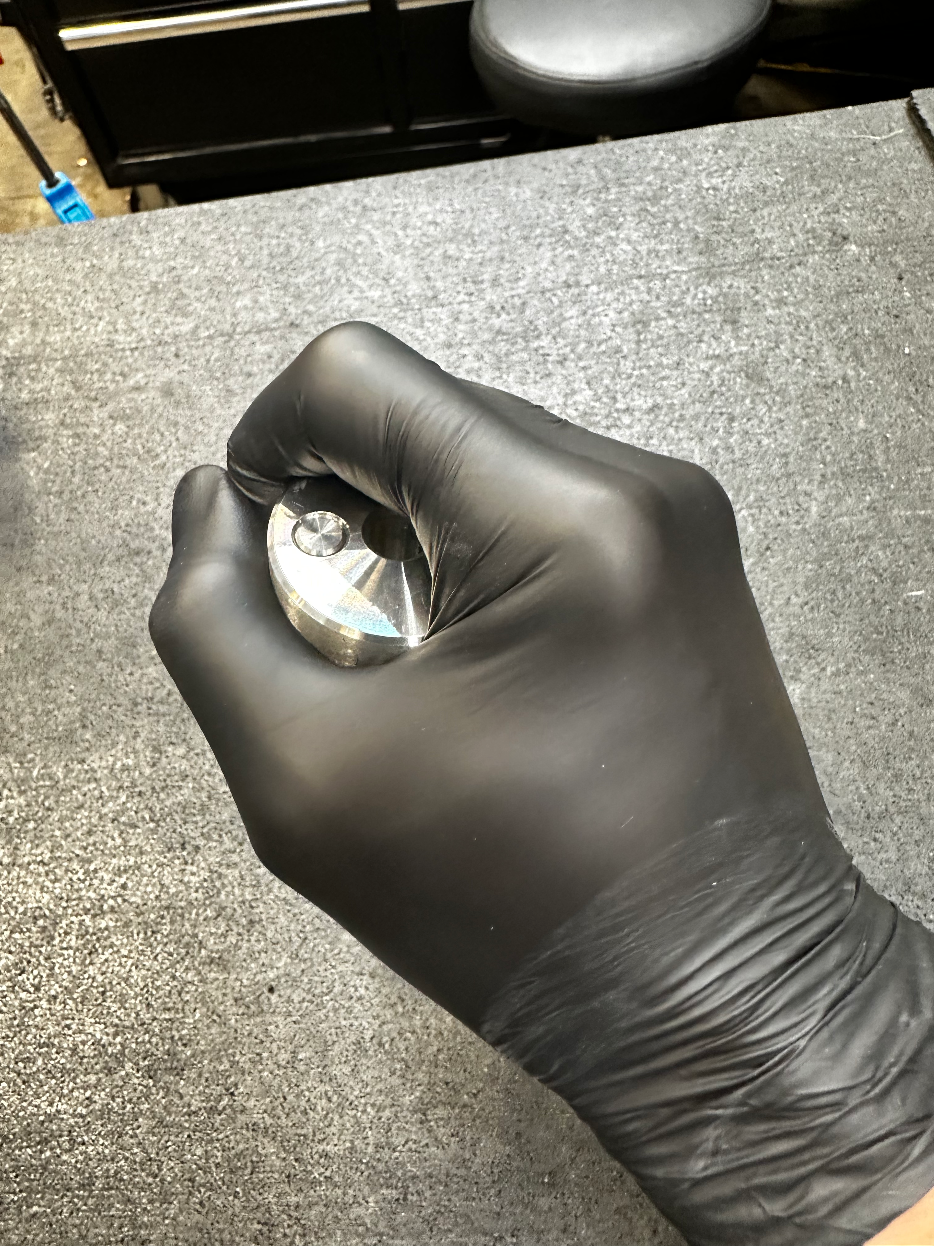 demonstrated grip of the crank for tapping